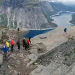 Trolltunga * Odda