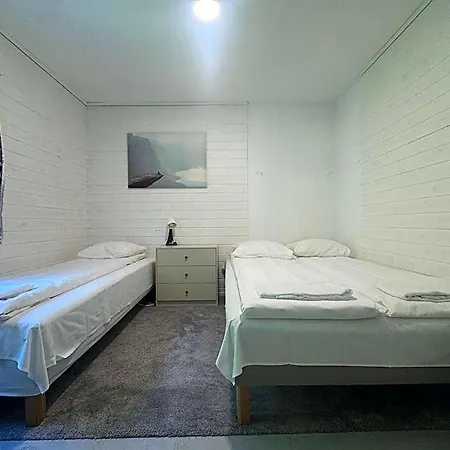 Trolltunga Hostel *