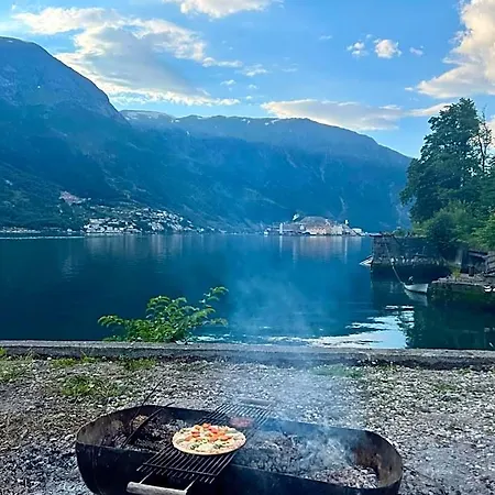 Hostel Trolltunga *