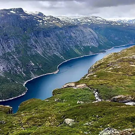 Trolltunga Hostel *