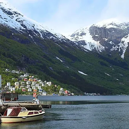 Hostel Trolltunga