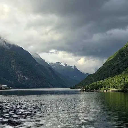 Trolltunga Hostel