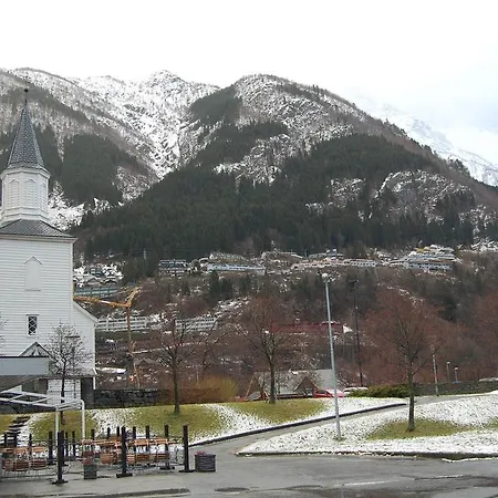 호스텔 Trolltunga *