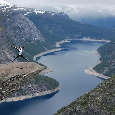 Trolltunga 호스텔 *