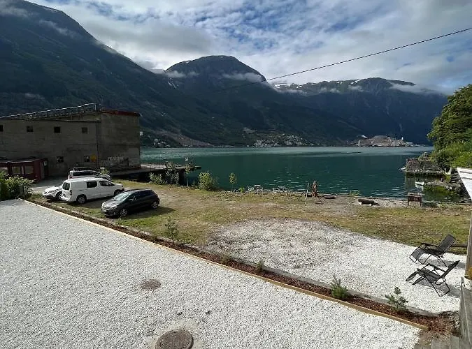 Trolltunga Vandrarhem *